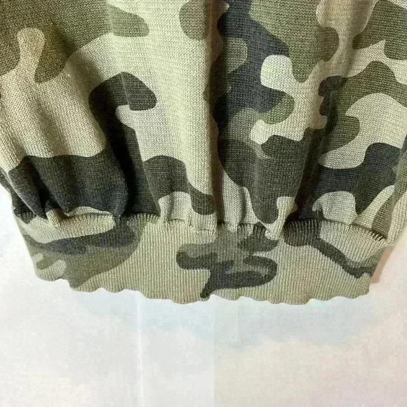 BELINDA WOMENS GREEN CAMO CREWNECK LONG SLEEVE SWEATER/TOP SIZE MEDIUM - Picture 6 of 7